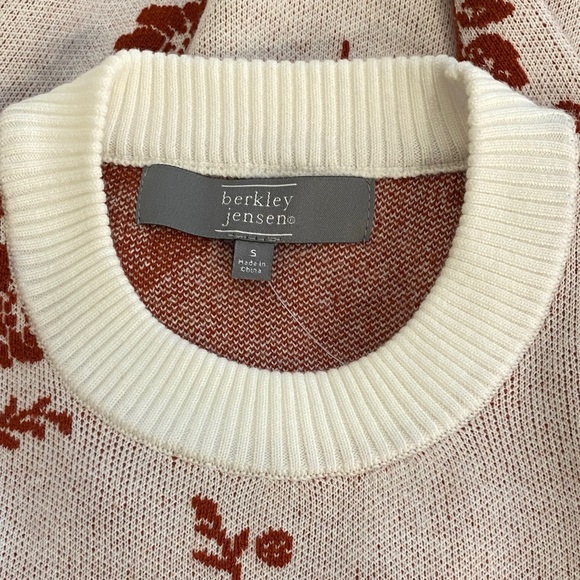 Floral Knit Crew Neck Sweater - Red and Cream - Picture 4 of 6